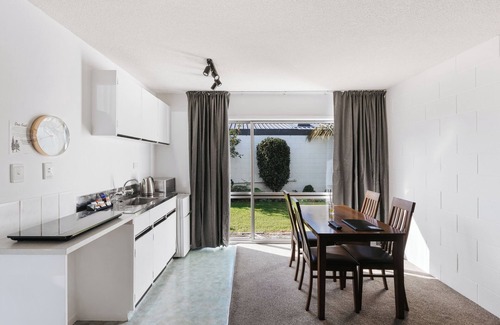 Tauranga Hotel | Roselands Motel