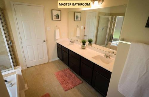 Rosenberg House | Rosenberg, Richmond, Katy, 2 Story, 10 Beds - Coopers Hill