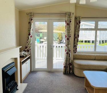 Shanklin House | Roslyn at Lower Hyde Park, Isle of Wight