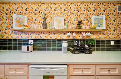 Broken Arrow House | Rosy Rendezvous in the heart of the Rose District - Retro & Modern w/Speak Easy