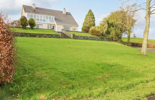 Kenmare House | ROUGHTY BRIDGE VIEW, family friendly in Kenmare, County Kerry