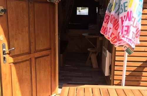 Perros-Guirec Cabin | Roulotte 11 m² - 1 bedroom + terrace 7 m² (Pets not allowed) 2 persons