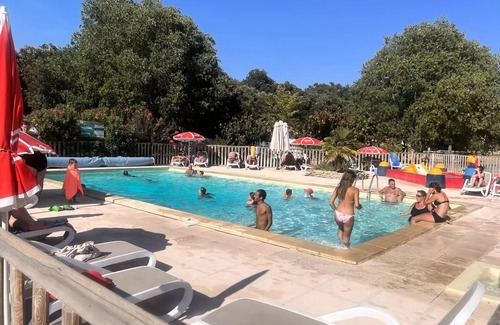 Junas Cabin | ROULOTTE Klimaanlage - 2 rooms - 26.08m2/Cigale, Grill, Chardonnet, Mésange 4 Personen