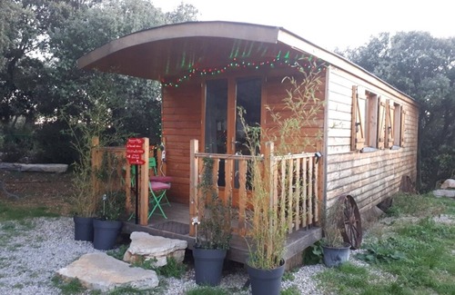Cournonterral Ski Chalet | Roulotte Toute Équipée en Garrigue au Calme