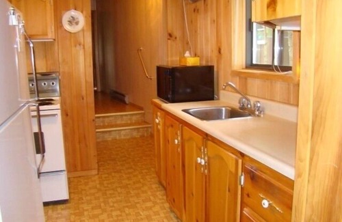 Killaloe Cottage | Round Lake Family Cottage, near Bonnechere, Foy and Algonquin Provincial Parks