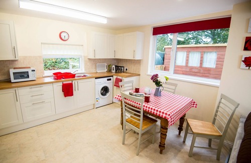 Laugharne Cottage | Round Park, Private detached family escape with extra annex