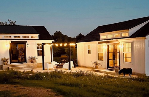La Grange House | Round Top Refuge Guest House
