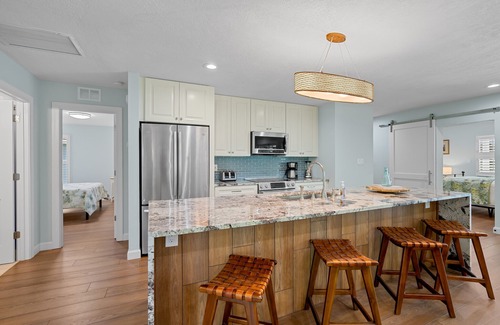 Kings Lake House | Rovigo Vacation Rental: Spacious Retreat with Panoramic Lake Views in Kings Lake. 4-BR, 4-Bathroom Home with Private Pool, just 3.4 Miles from the Vibrant Fifth Avenue South and Naples Attractions