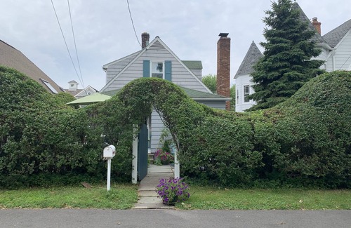 Rowayton Cottage | Rowayton beach cottage with views of Long Island Sound