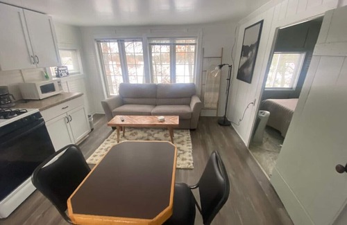 Tomahawk Cottage | Rowyn's Resort - Cabin w/Lovely Lake Nokomis View