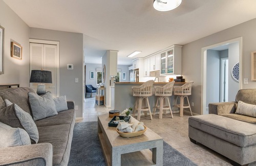 Bald Head Island Condo | Royal James Condo-Perfect for families, neighborhood pool, golf cart included BOTH clubs Available