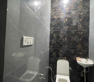 Phagwara Hotel | Royal king guest house