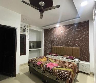 Phagwara Hotel | Royal king guest house
