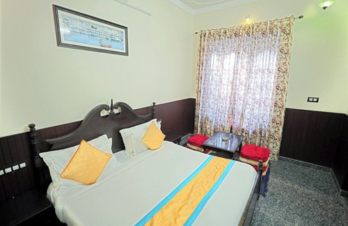 Udaipur District Villa | Royal Orchid, Udaipur by Ebony Stays – 4BHK Villa with Pool & Bonfire