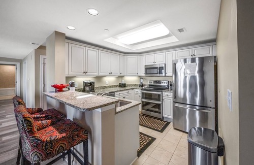 Arcadian Shores Condo | Royale Palms 2004 Renovated Oceanview w/Pool/Beach
