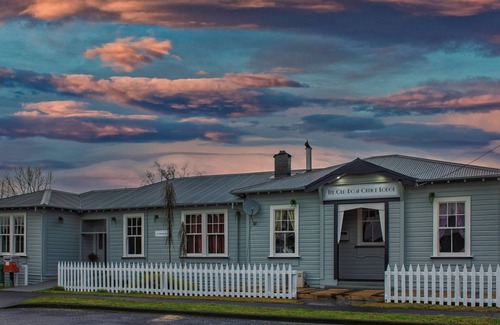 Owhango Apartment | Ruapehu's splendid OLD POST OFFICE 2-4 Bdr self-contained East Wing
