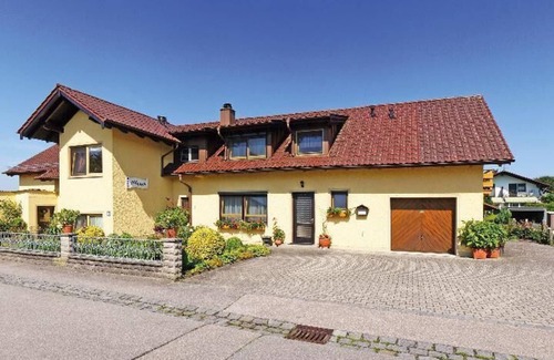 Bad Fuessing Apartment | Ruhig gelegene Wohnung mit großzügiger Terrasse und Wintergarten