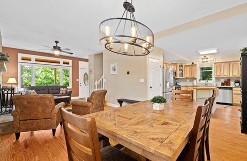 Lake Lure House | Rumbling Bald Amenities House Great Views Golf Cart Hot Tub