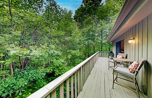 Lake Lure Apartment | Rumbling Bald Resort Unit 2004