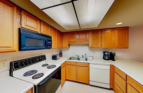 Lake Lure Apartment | Rumbling Bald Resort Unit 2004