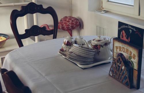 Coin Apartment | RunWild Hen Party Pool Fun for 12