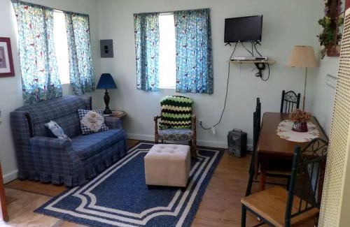 Rustic House | Rural Cabin Rental in Gorgeous Poudre Canyon near Fort Collins, Colorado