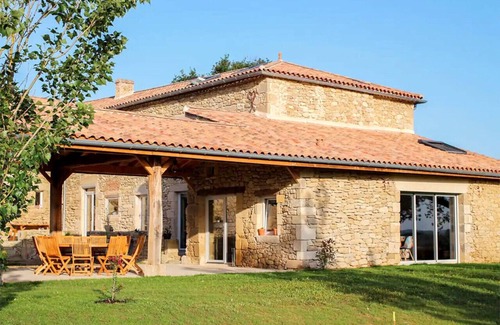 Saint-Vivien-de-Monsegur House | Rural charm, air-con, fast WiFi, close to village