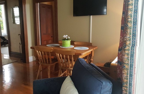 Parkvale Cottage | Rural Cottage Havelock North, enjoy rural views up to Te Mata peak