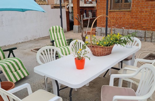 Cabanas de la Sagra Cottage | Rural House La Casa de Mera, 15 minutes from Toledo and Puy du Fou Theme Park.