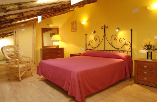 La Viluena House | RURAL HOUSE ENTREFRUTALES ...!IT WILL FEEL LIKE AT HOME!