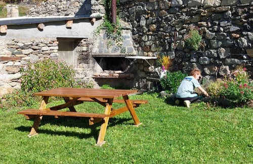 Vilaller Apartment | Rural House with authentic apartments 1.340m, with garden, bbq and terrace