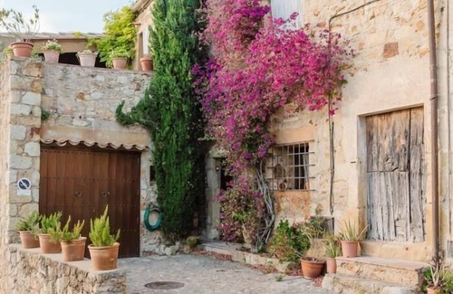 Pals Villa | Rural house with jacuzzi in Pals