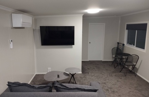 Bunnythorpe Cabin | Rural Lifestyle 2 bedrooms 2 toilets with sofa Bed