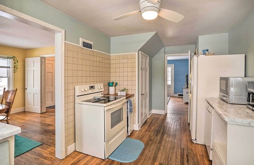 Minetto Cottage | Rural Oswego Cottage on 50-Acre Orchard & Farm!