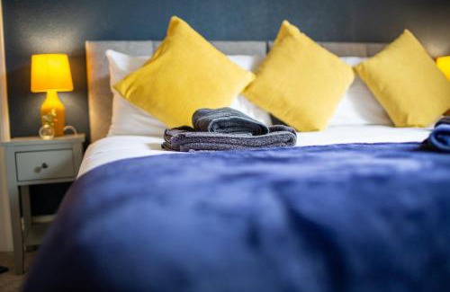 Carlisle Apartment | Russell House, Large townhouse spacious and modern with ground floor bedroom and shower room and free parking