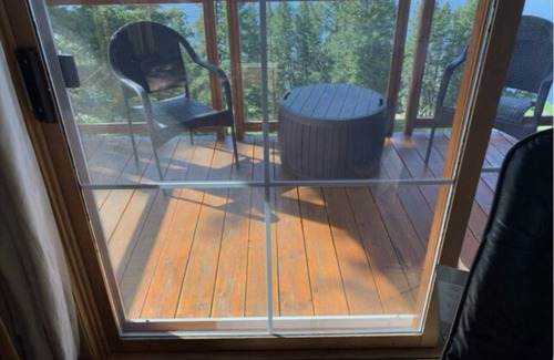 Lone Butte Apartment | Rustic 1 Bdrm Suite, Lakeside - Bear Cave
