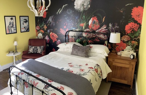 Jefferson Other | Rustic 1850 Farmhouse and Gardens on 5 acres!