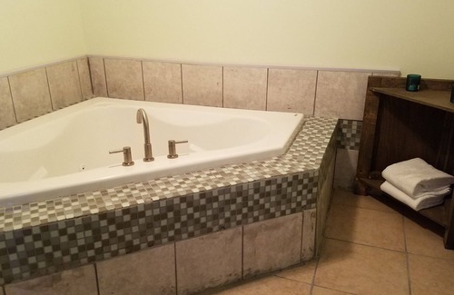 Morgan House | Rustic 4-Suite Home - 30 Mins from Albany GA