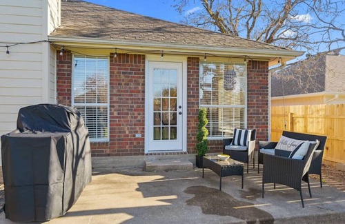 Shirewood Apartment | Rustic Aggie ~ Aggieland Vacation Rentals