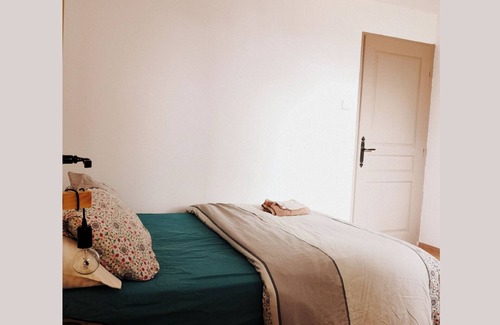 Gemenos Bed & Breakfast | Rustic B&B w/Private Bathroom, Free Parking