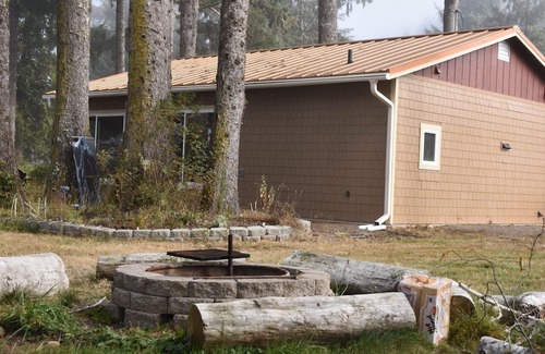 Sekiu Cottage | Rustic Beach House w/Views & Private Beach