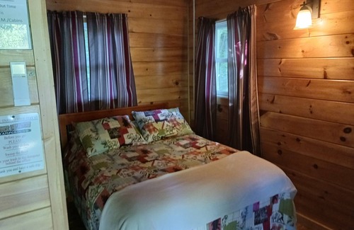 North Haverhill Cabin | Rustic Cabin Available in North Haverhill NH