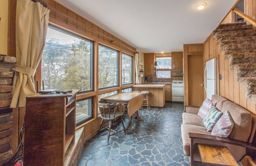 Ridgway House | Rustic Cabin - Great Views - 4 miles from Downtown Ouray