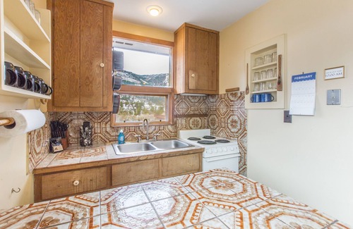Ridgway House | Rustic Cabin - Great Views - 4 miles from Downtown Ouray