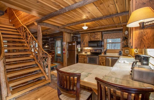 Vilas Cabin | Rustic Cabin Near Quaint Town