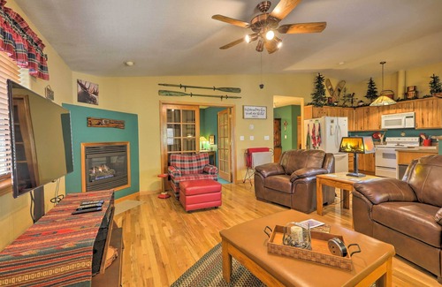 Ponderosa Trails Cabin | Rustic Cabin w/Deck ~ 4 Mi to Old Town Flagstaff!