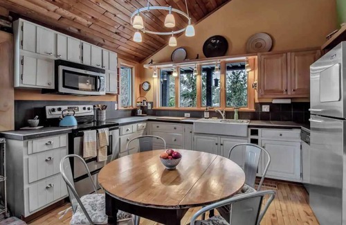 Great Valley House | Rustic Cabin, Wood Fireplace & Large Deck