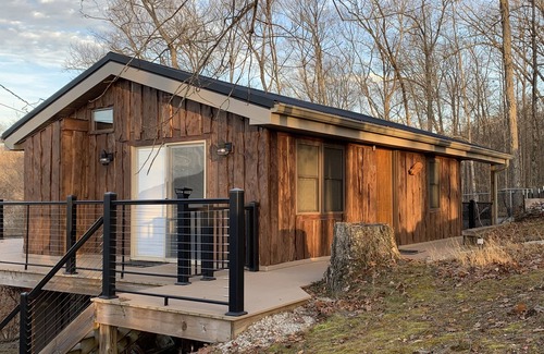 Monticello House | Rustic Cabin - Year Round Lake View