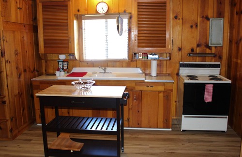 Oakhurst Cabin | Rustic Chapparal Cabin at Bass Lake Heights