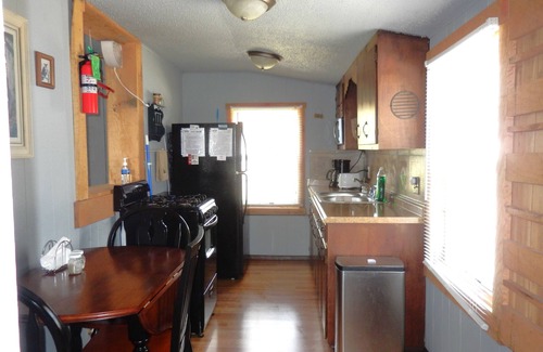 Gamaliel Cabin | Rustic Charm Cabin for Families, Couples, or Fishing, Hunting ON Norfork Lake!